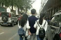 聚焦瞬间！众人围观，尴尬搞笑场面引笑料不断