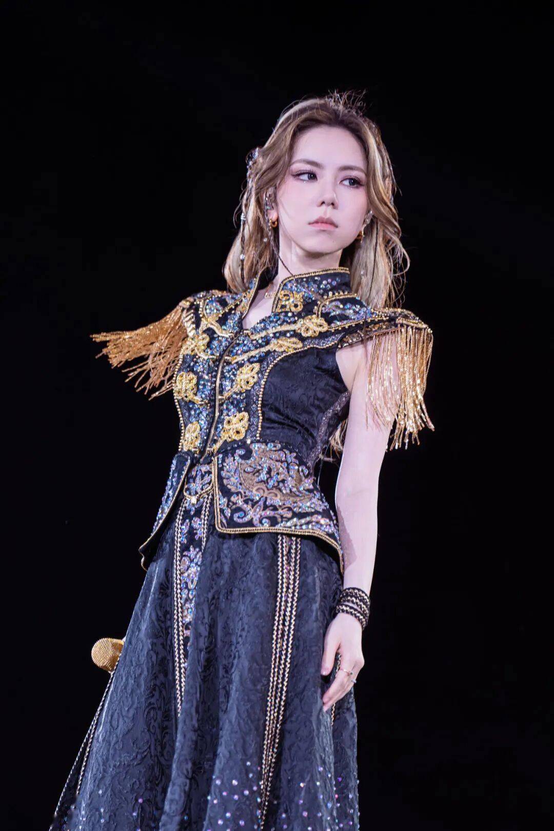 《英雄联盟》召唤师奖杯回归，邓紫棋演唱 S15 全球总决赛主题曲