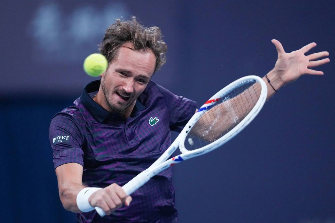 鏖战三盘，终迎遭遇以来首胜，梅总直指冠军